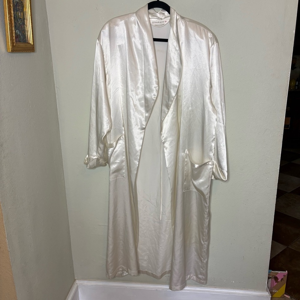 Vintage Victoria's Secret Satin Ivory Robe M/L